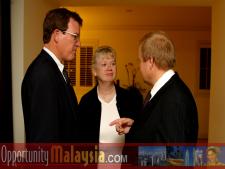 Photo taken in the penthouse suite at the Atlantic hotel in Fort Lauderdale. Mayor Jim Naugle, Elizabeth Bates and Bernhard Schutte.From left to right: Jim Naugle, Mayor of the City of Fort Lauderdale, Elizabeth Bates, President of Consultrex Inc and Bernhard Schutte, Chairman of Asia Committee USA.