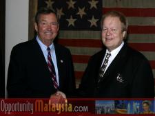 Congressman Clay Shaw meeting with Mission organizerCongressman Clay Shaw and Bernhard Schutte, Chairman of Asia Committee USA, Inc. Mission organizer.