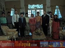 Bernhard Schutte on the Malaysia Pre Mission Trip November 2004Bernhard Schutte, Chairman of Asia Committee USA