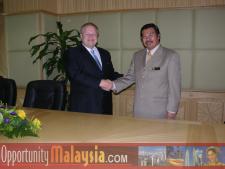 Meeting with the Minister of Higher EducationBernhard Schutte, Chairman of Asia Committee USA and Dato' Dr. Haji Shafie Haji Mohd Salleh, Minister of Higher Education. 