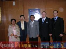 Meeting with the Minister of Federal Territories  Rosnah Majid, CEO - Electronic Business Management Sdn Bhd, Boni Chuah, Commercial Attache', Tan Sri Mohamed Isa Abdul Samad, Minister of Federal Territories, Bernhard Schutte, Chairman of Asia Committee USA, Patrick Everett, Executive Assistant -  Digital Media Network, Inc. 