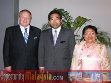 Meeting with the Minister of Science, Technology and InnovationBernhard Schutte, Chairman of Asia Committee USA, Dato� Dr. Jamaludin B. Mohd Jarjis, Minister of Science Technology and Innovation, Rosnah Majid, CEO - Electronic Business Management Sdn. Bhd.	