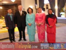 Bernhard Schutte on the Malaysia Pre Mission Trip November 2004Bernhard Schutte, Chairman of Asia Committee USA