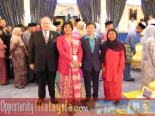 Bernhard Schutte on the Malaysia Pre Mission Trip November 2004Bernhard Schutte, Chairman of Asia Committee USA