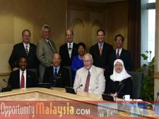 Opportunity Malaysia main Trip February 25 - March 6 2005Captain Winston Scott, Executive Director of Florida Space Authority, Bernhard Schutte, Chairman of Asia Committee USA, (DMNI), Dr.H.Wells Singleton, Education Provost/Univ. Dean of Nova Southeastern University, Ken Haiko, Vice Chair of Florida Space Authority, Dato' Rosnah Majid, CEO of Electronic Business Management (EBM), Dr. Ray Ferrero, President of Nova Southeastern University, William Zarit, US Senior Commerical Officer 
