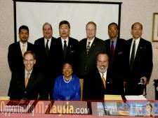 Meeting with the Deputy Minister of International Trade & IndustryMD. Silmi Abdul Rahman, Director for Americas/Europe, Malaysia External Trade Development Corporation (MATRADE), William Zarit, Commercial Counselor U.S. Embassy, Carlos Banks, District Sales Manager for Southeast USA & Caribbean, Malaysia Airlines(MAS), Datuk Mah Siew Keong, Deputy Minister of International Trade & Industry, Dato' Rosnah Majid, CEO of Electronic Business Management (EBM), Bernhard Schutte, Chairman of Asia Committee USA, Jim Tarlton, President of the Broward Alliance, Mohd Zuhari Mohd Nor, Deputy Director, Foreign Investment Promotion Division, Malaysian Industrial Development Authority (MIDA), John Diep, Director of Asia/Pacific Region for Enterprise Florida