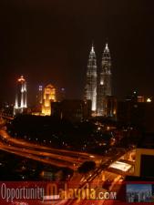 Petronas Twin Towers at nightPetronas Twin Towers at night
