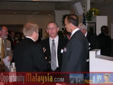 Debriefing Breakfast at Pompano Beach, Bernhard Schutte, Chairman of Asia Committee USA