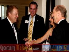 Ken Haiko introduces his wife Paula Haiko to Bernhard SchutteFrom left to right: Bernhard Schutte, Chairman of Asia Committee USA Inc. Bob Swindell, Director of Marketing at the Broward Alliance, Paula Haiko & Ken Haiko, Chairman, Board of Supervisors of Florida Space Authority.