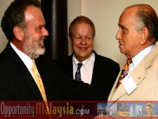 Jim Tarlton, Bernhard Schutte and John Bauer talking about the business opportunities in Malaysia.From Left to right: Jim Tarlton, President & CEO of the Broward Alliance, Bernhard Schutte, Chairman of Asia Committee USA and Consul John Bauer, President of Basic Food International.
