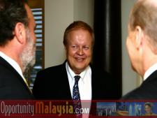 Jim Tarlton, Bernhard Schutte and Ken Haiko.From Left to right: Jim Tarlton, President & CEO of the Broward Alliance, Bernhard Schutte, Chairman of Asia Committee USA and Ken Haiko, Chairman, Board of Supervisors of Florida Space Authority. 